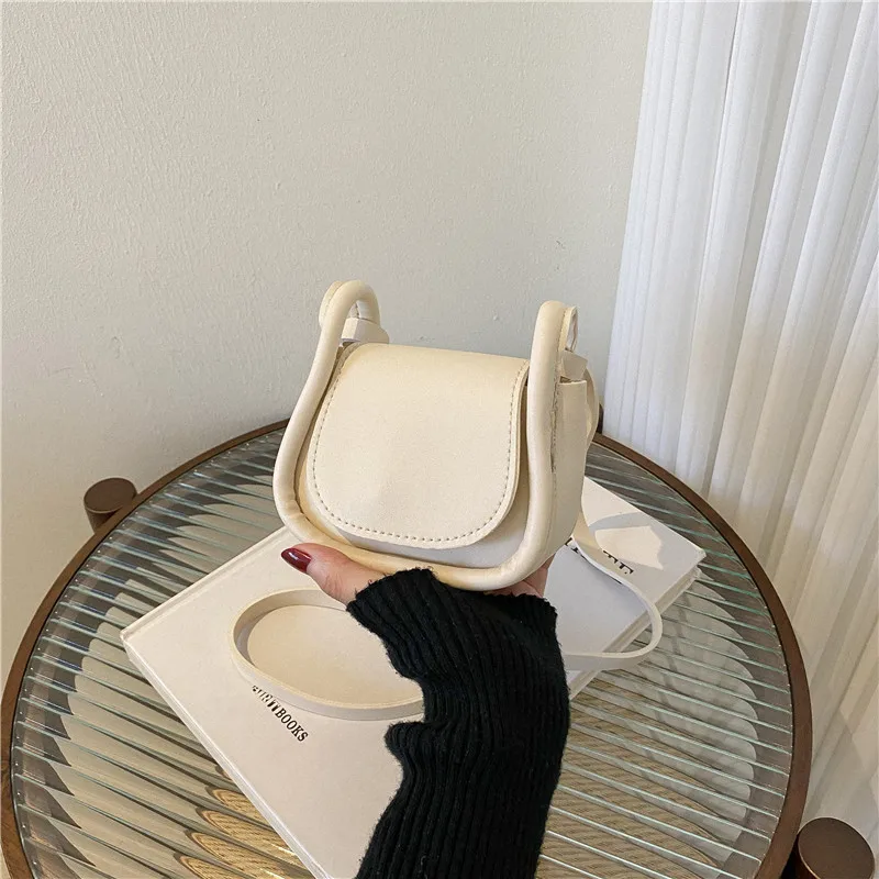 キャンディーカラーのミニpuレザーバッグ,女性用ショルダース - Saddle Bag Leather のレビューと価格