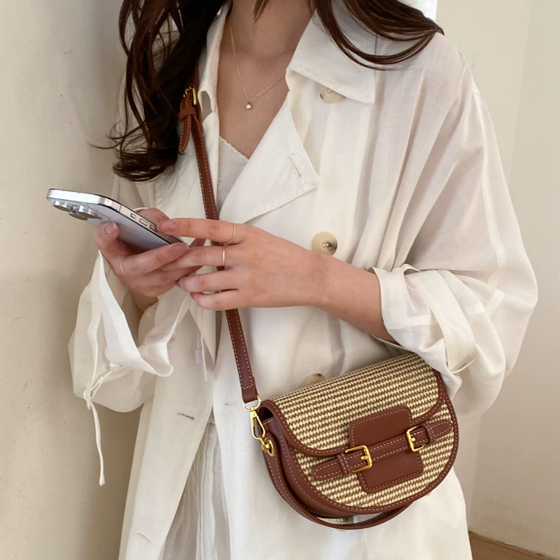 イングランドスタイル ミニストローサドルバッグ レディース  - Saddle Bag Leather のレビューと価格