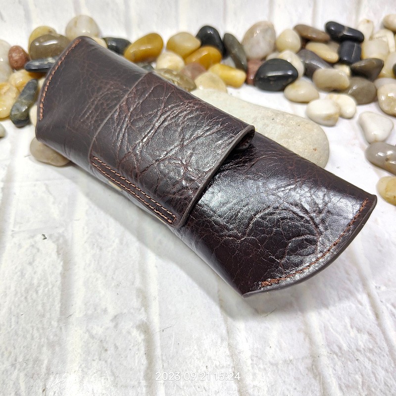 Blongk-男性と女性のための本革の眼鏡ケース,ベルトポー - Saddle Bag Leather のレビューと価格